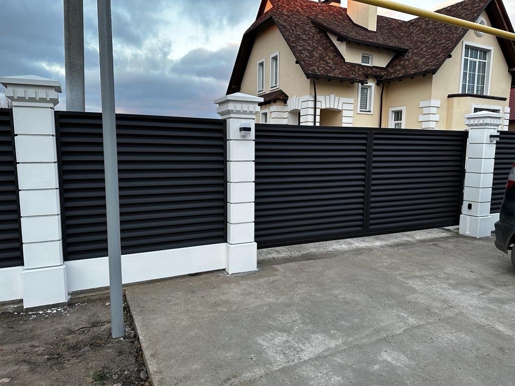 Забор из ламелей Еврожалюзи 35м RAL8019/8019 Темный Шоколад двусторонний MATTE фото 1 в Иркутске