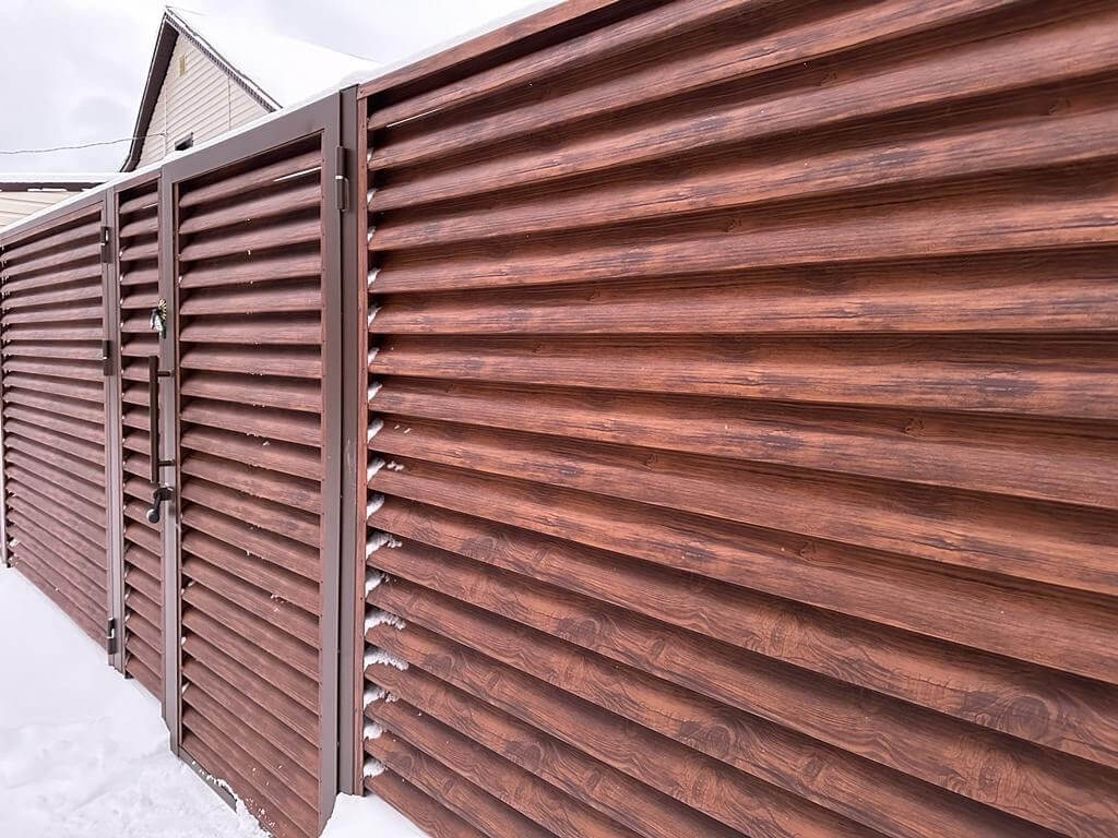 Забор-жалюзи из ламелей еврожалюзи 43м Каштан Printech фото 1 в Иркутске