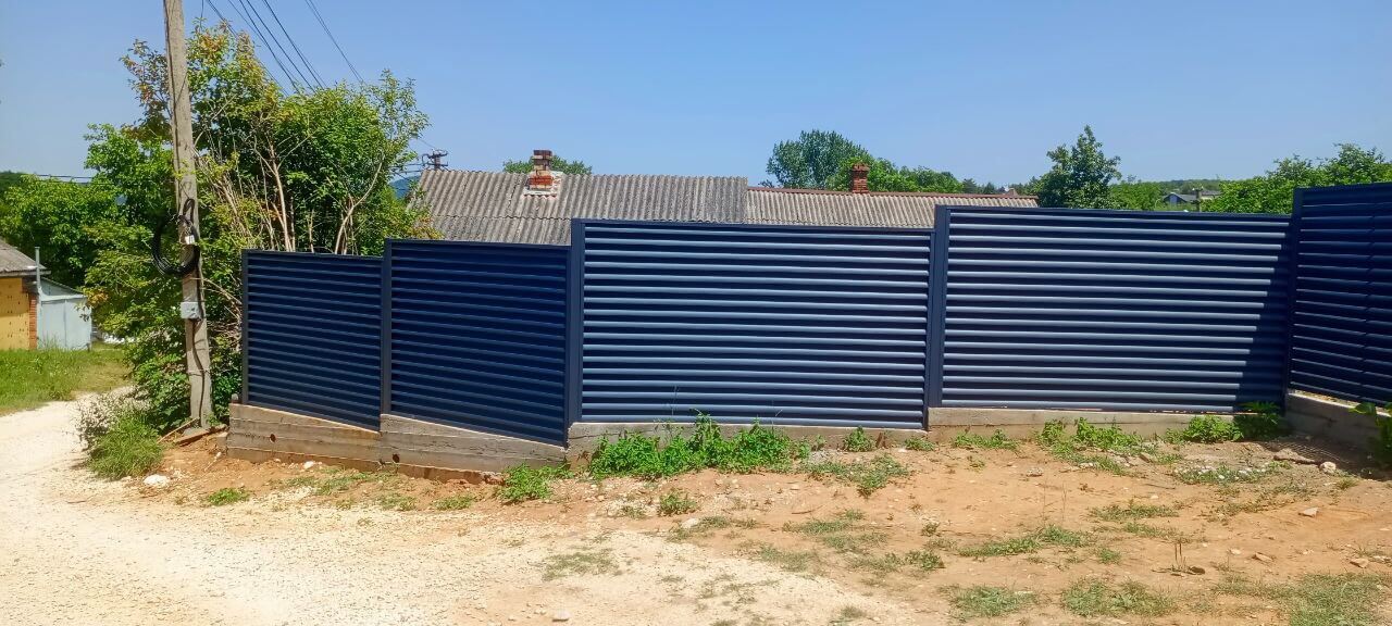 Забор-жалюзи из ламелей Еврожалюзи 53м RAL7024 Серый Графит МАТТЕ фото 6 в Иркутске