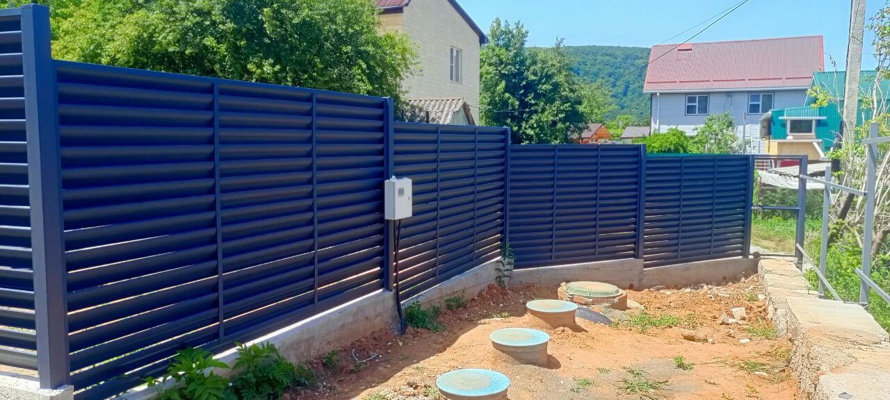 Забор-жалюзи из ламелей Еврожалюзи 53м RAL7024 Серый Графит МАТТЕ фото 2 в Иркутске