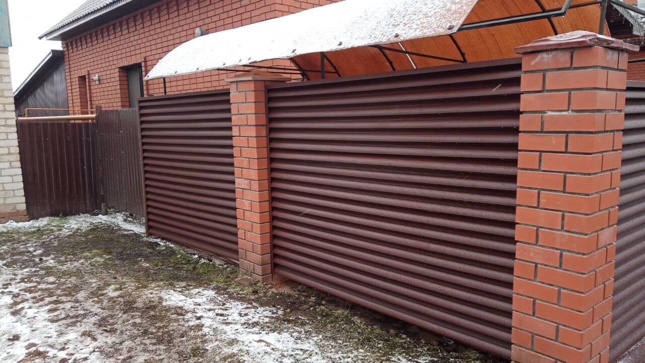 Забор из ламелей еврожалюзи 12м RAL8017/8017 Шоколад двусторонний МАТТЕ фото 4 в Иркутске