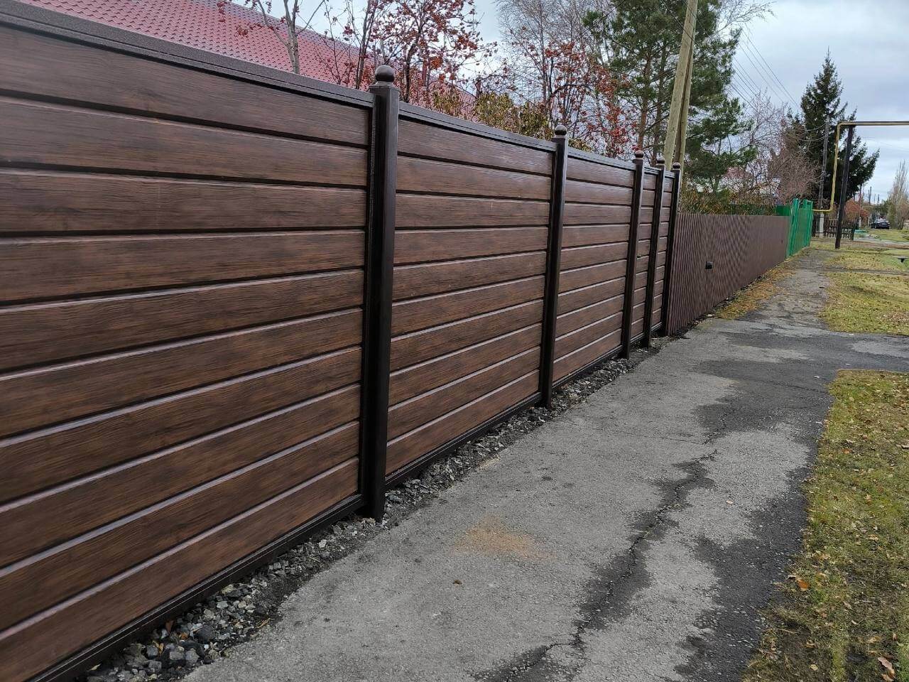 Забор из металлосайдинга Евро-Брус 46м Античное Дерево Принтек фото 1 в Иркутске