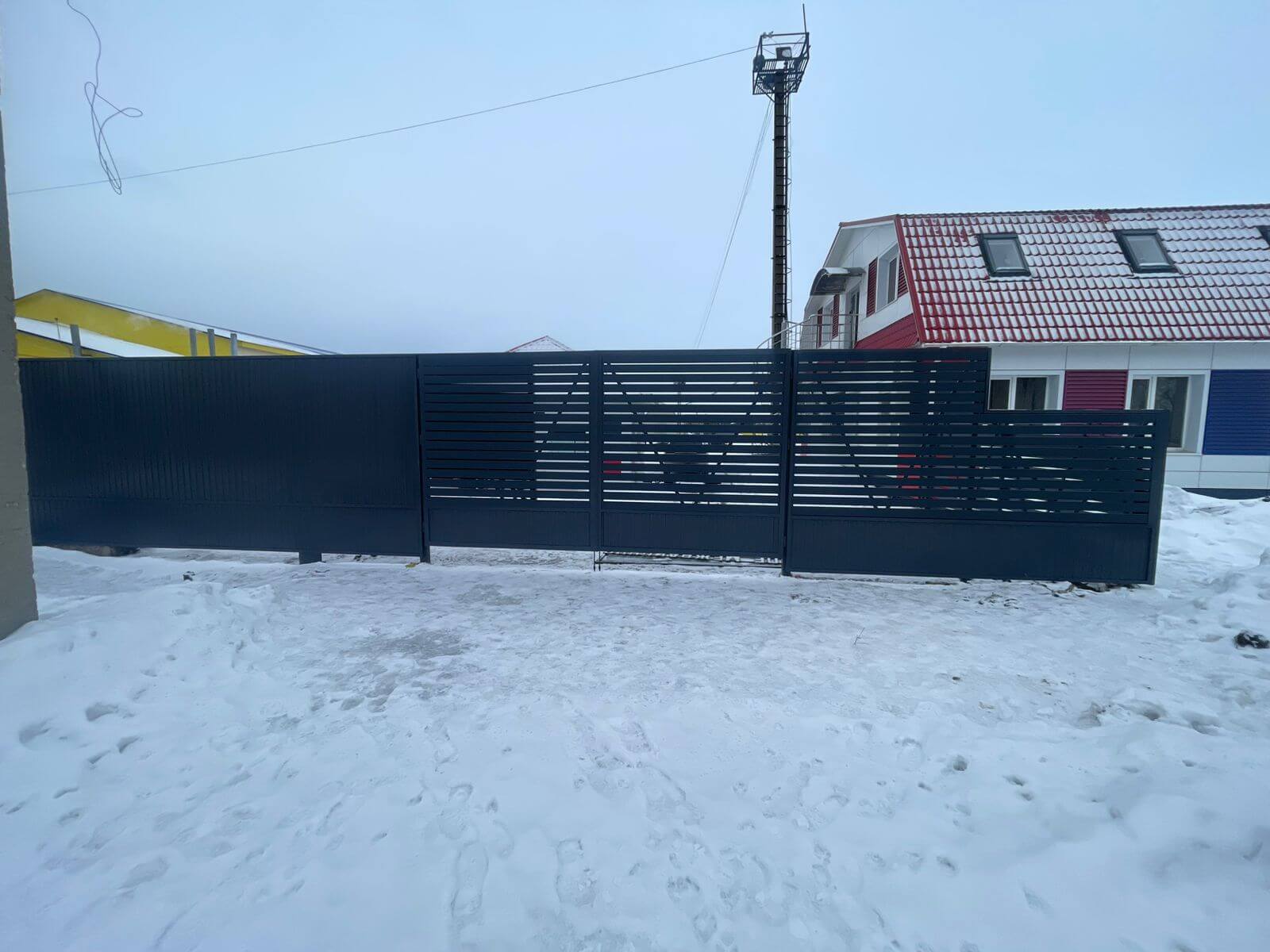 Забор-ранчо из металлического планкена 11м RAL7024 Серый Графит фото 2 в Иркутске