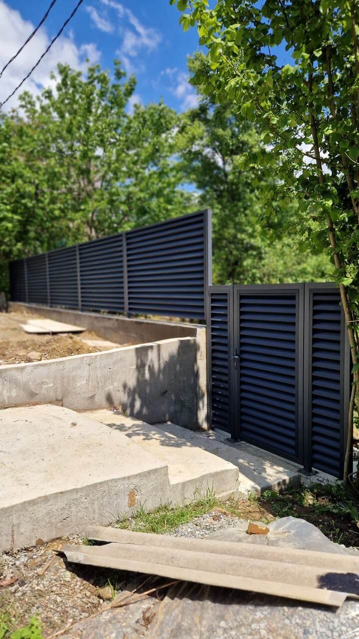 Забор-жалюзи из ламелей еврожалюзи 23м RAL7024/7024 Серый Графит двусторонний МАТТЕ фото 1 в Иркутске