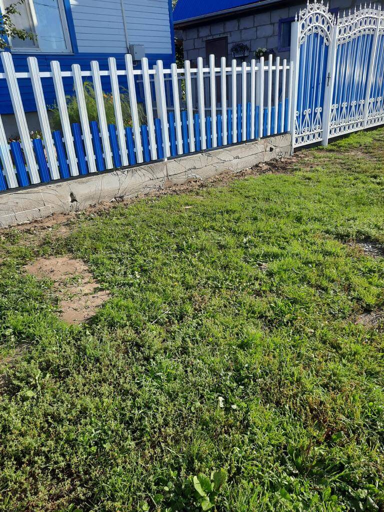 Забор из евроштакетника 14м RAL9003 Белый, RAL5005 Синий Сигнал фото 3 в Иркутске