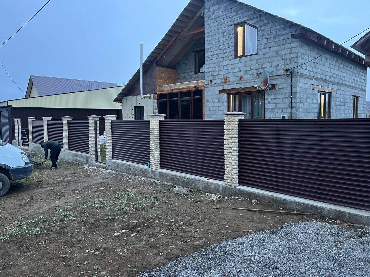 Забор-жалюзи из ламелей ЭКО-Z 18м RAL8017/8017 Шоколад двусторонний фото 7 в Иркутске