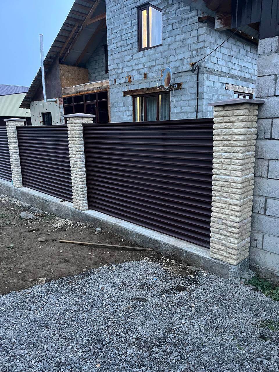 Забор-жалюзи из ламелей ЭКО-Z 18м RAL8017/8017 Шоколад двусторонний фото 2 в Иркутске