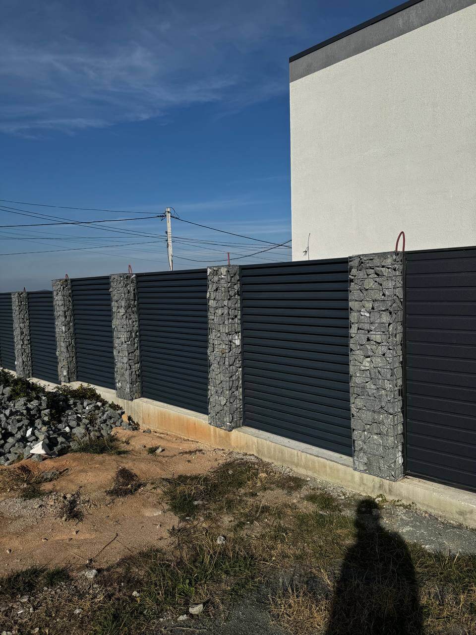 Забор-жалюзи из ламелей ЭКО-Z-US усиленных 36м RAL7024/7024 Серый Графит двусторонний МАТТЕ фото 6 в Иркутске