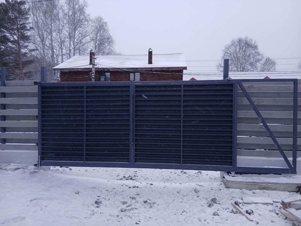 Входная группа из ламелей Хай-Тек RAL7024/7024 Серый Графит двусторонний МАТТЕ фото 17 в Иркутске