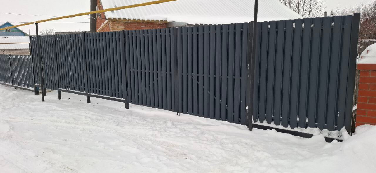 Забор из евроштакетника 27м RAL7024 Серый Графит МАТТЕ в Иркутске