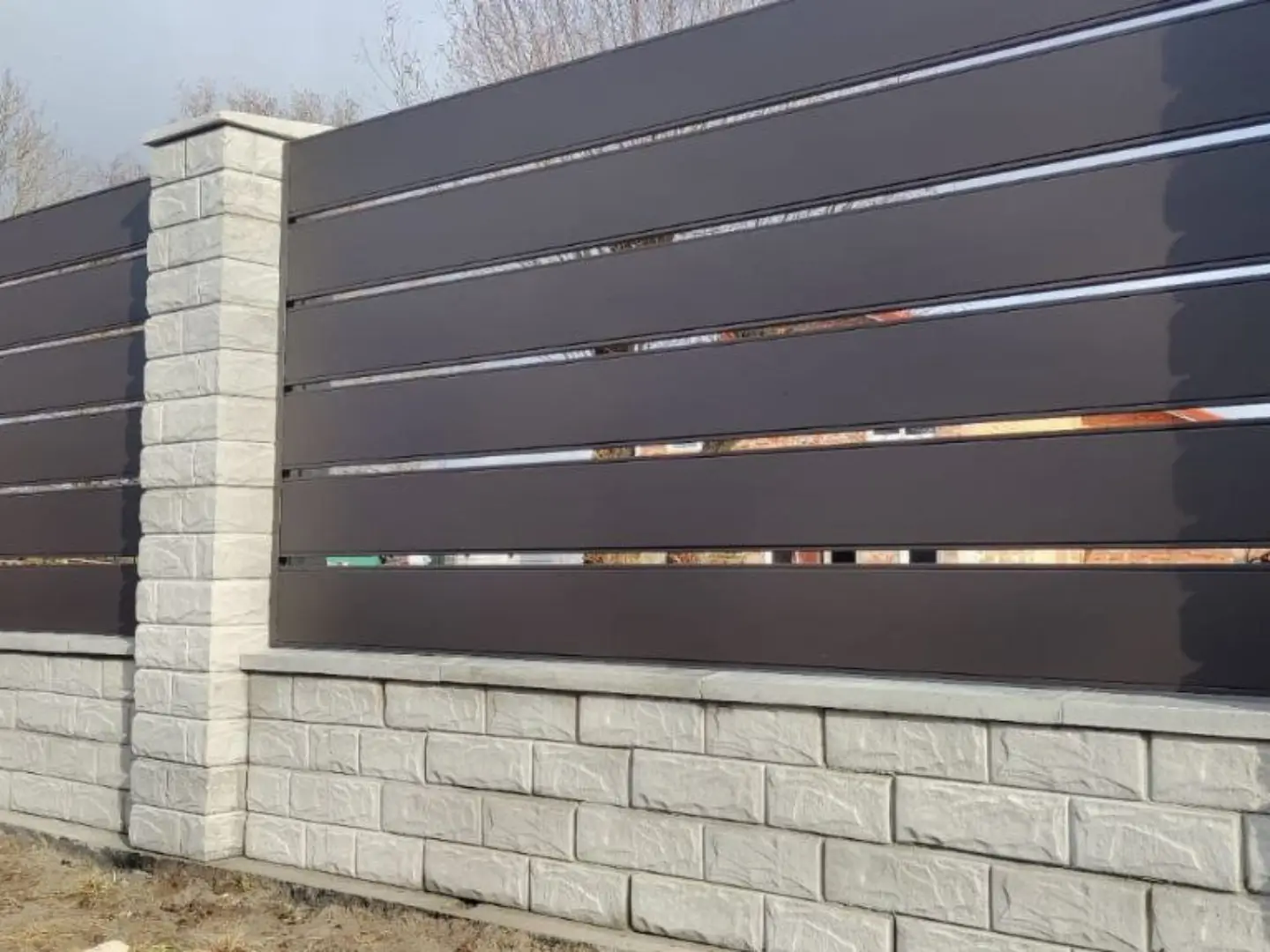 Забор-ранчо из металлопланкена 32м RAL8019 Темный Шоколад МАТТЕ фото 3 в Иркутске